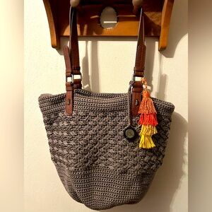 TheSak crochet bag, zipper close, lined 2strap, taupe, logo dangle + colorsplash